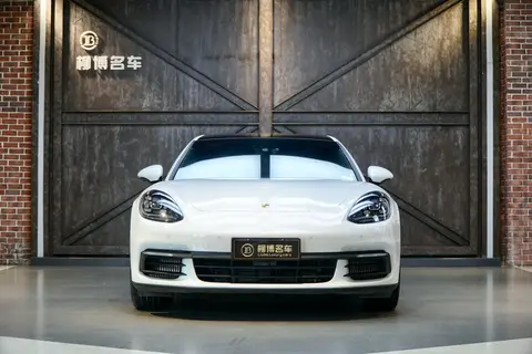 二手保时捷Panamera：19年准一手，61.8万圆梦总裁座驾？