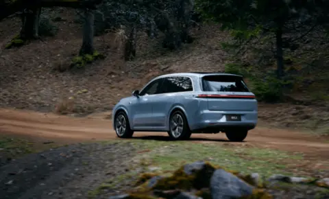 理想30万元级车型酝酿调整：纯电持续迭代，增程精简SKU