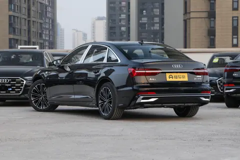 奥迪A6L空间评测:行政级的“面子”与“里子”之争